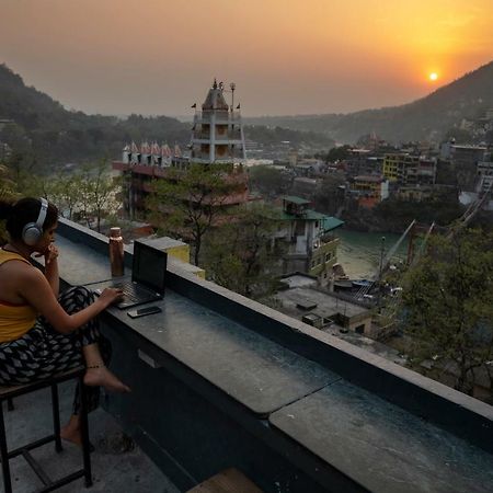 Bunkstay Coworking Hostel & Glamping Rishīkesh Buitenkant foto
