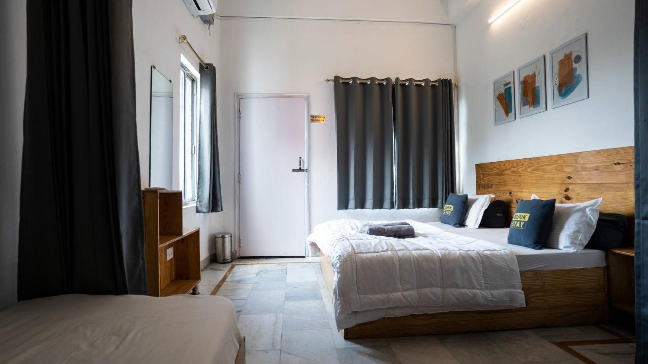 Bunkstay Coworking Hostel & Glamping Rishīkesh Buitenkant foto