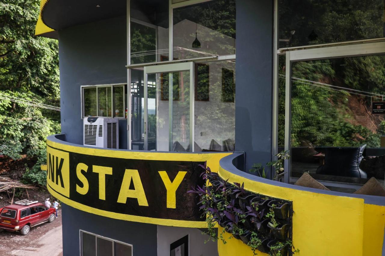 Bunkstay Coworking Hostel & Glamping Rishīkesh Buitenkant foto
