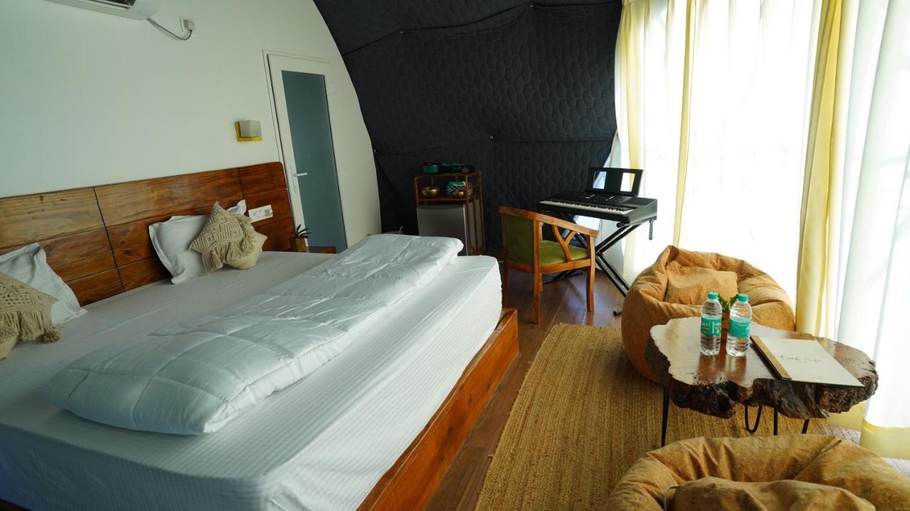 Bunkstay Coworking Hostel & Glamping Rishīkesh Buitenkant foto