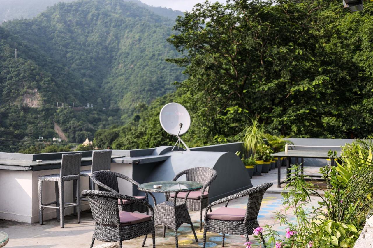 Bunkstay Coworking Hostel & Glamping Rishīkesh Buitenkant foto