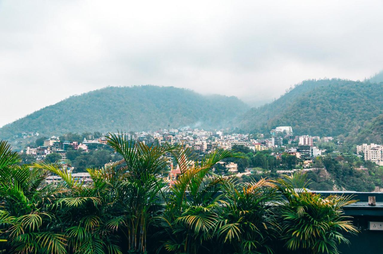 Bunkstay Coworking Hostel & Glamping Rishīkesh Buitenkant foto