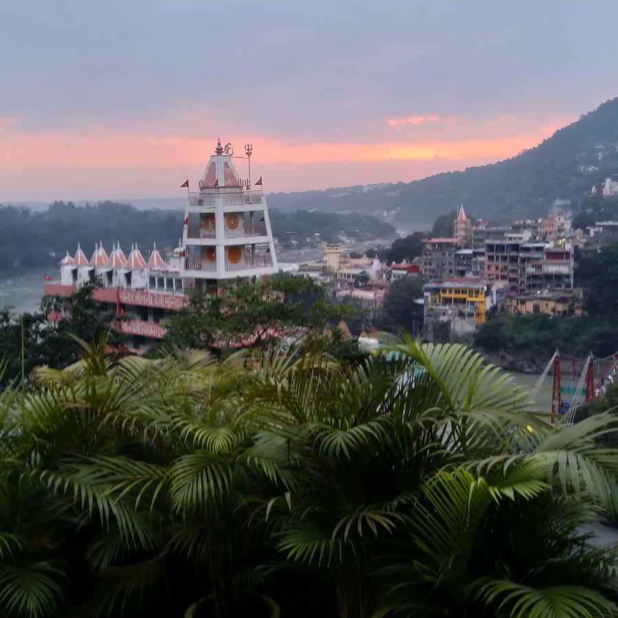 Bunkstay Coworking Hostel & Glamping Rishīkesh Buitenkant foto
