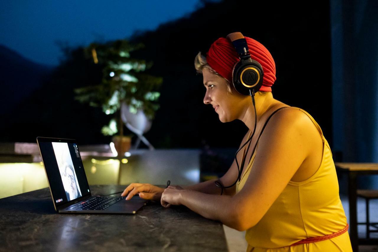 Bunkstay Coworking Hostel & Glamping Rishīkesh Buitenkant foto