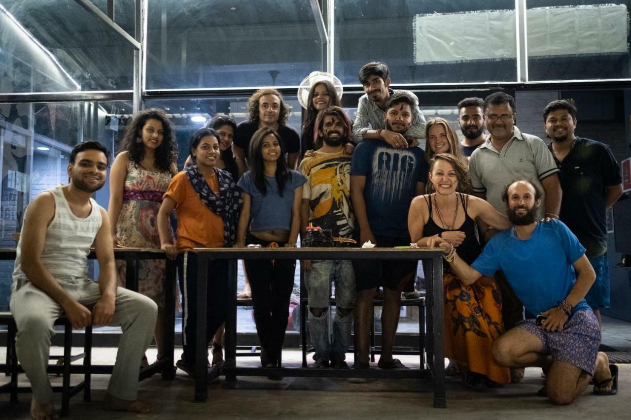 Bunkstay Coworking Hostel & Glamping Rishīkesh Buitenkant foto